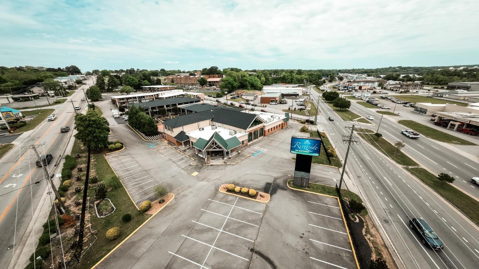 Riverside Inn & Suites By Oyo Danville Ceaser Casino 외부 사진