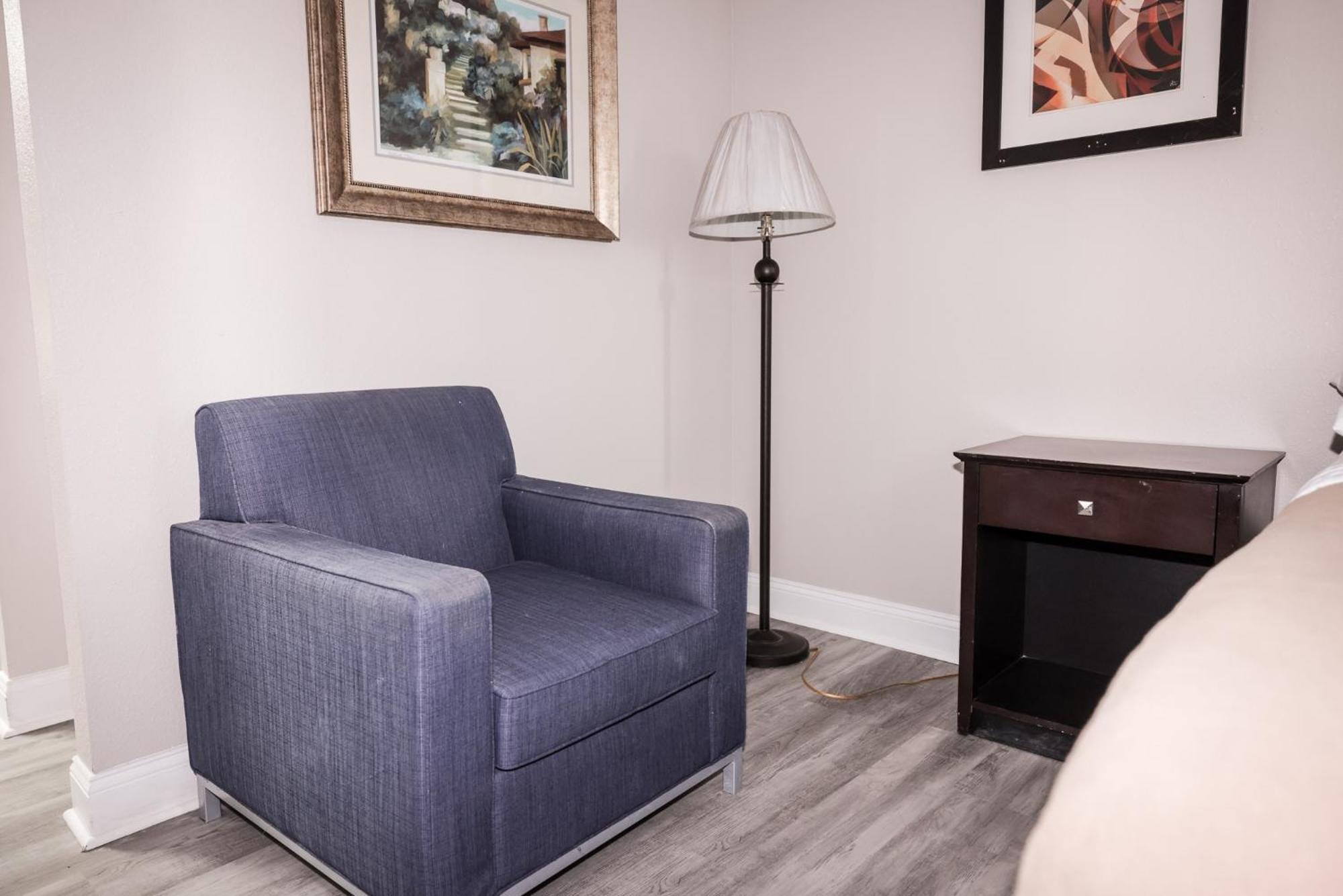 Riverside Inn & Suites By Oyo Danville Ceaser Casino 외부 사진